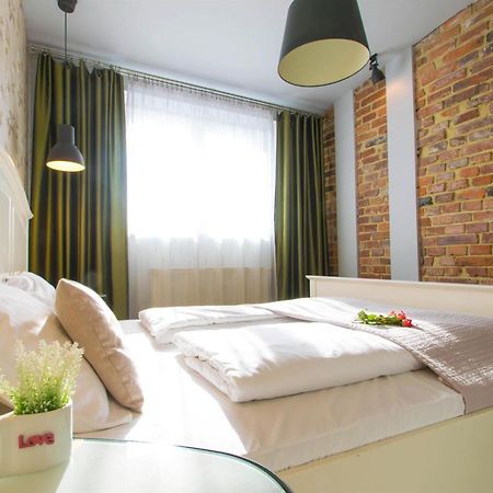 Krupnicza Modern Old Town Apartments - By Upstairs Krakow Luaran gambar