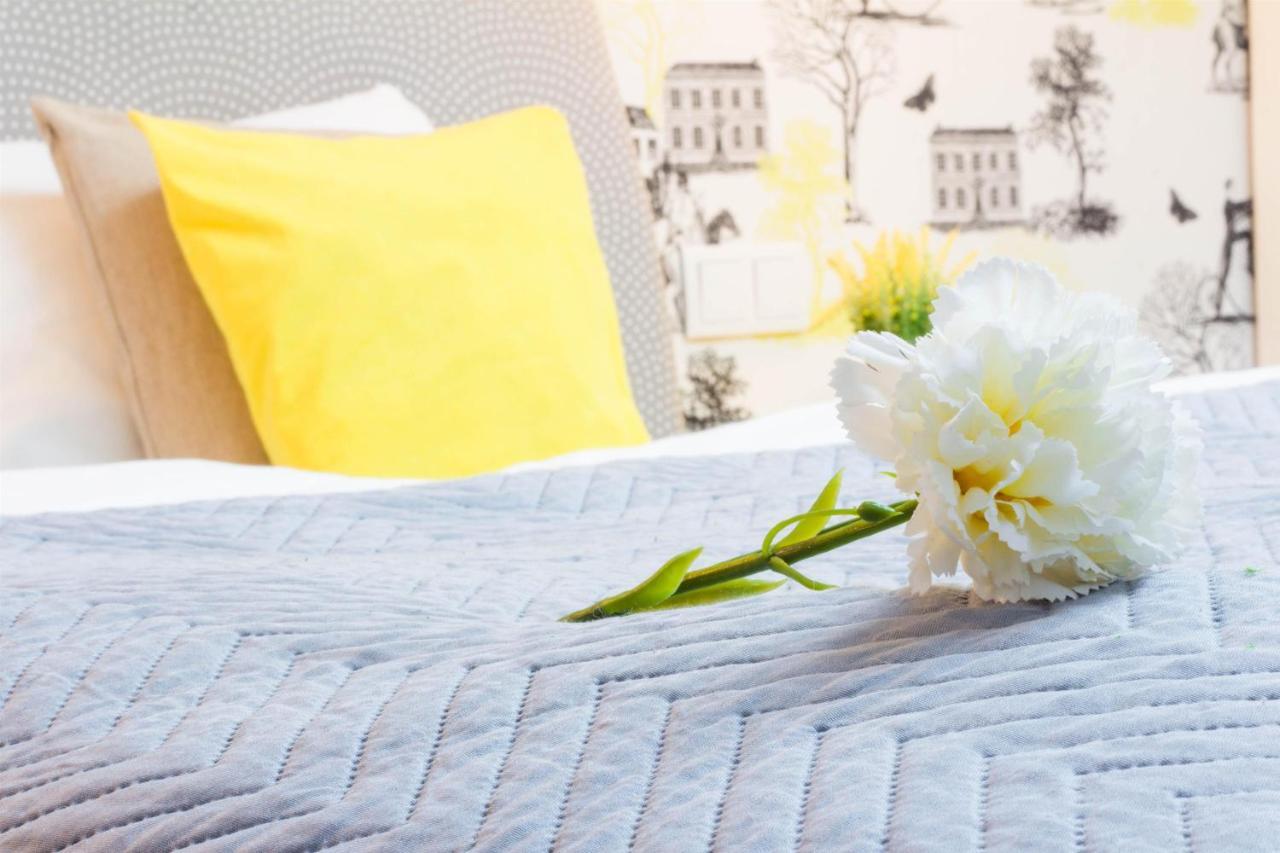 Krupnicza Modern Old Town Apartments - By Upstairs Krakow Luaran gambar