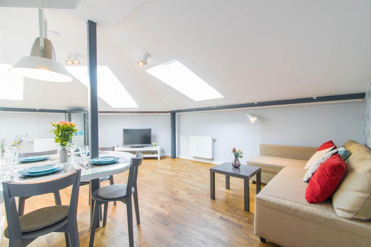 Krupnicza Modern Old Town Apartments - By Upstairs Krakow Luaran gambar
