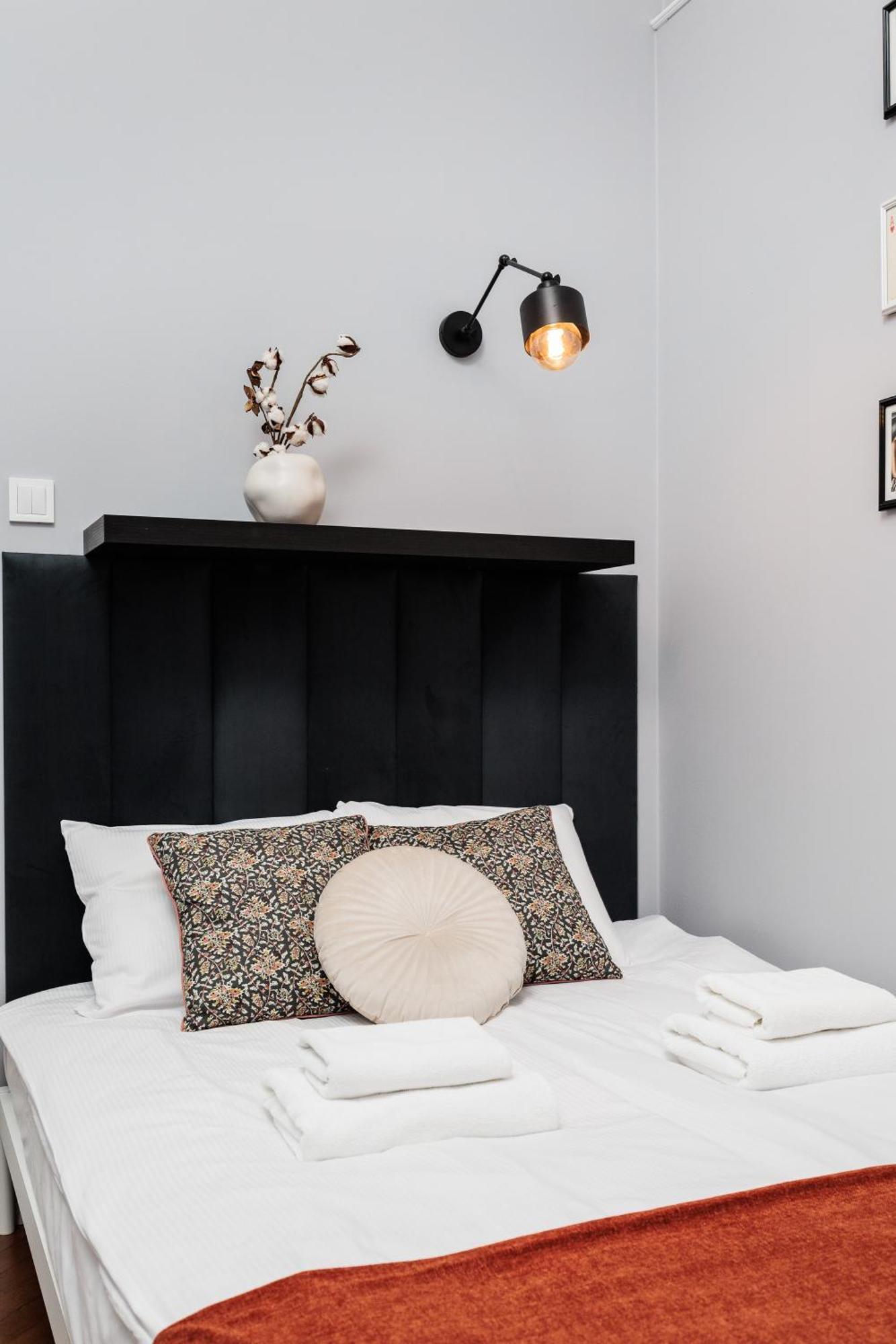 Krupnicza Modern Old Town Apartments - By Upstairs Krakow Luaran gambar