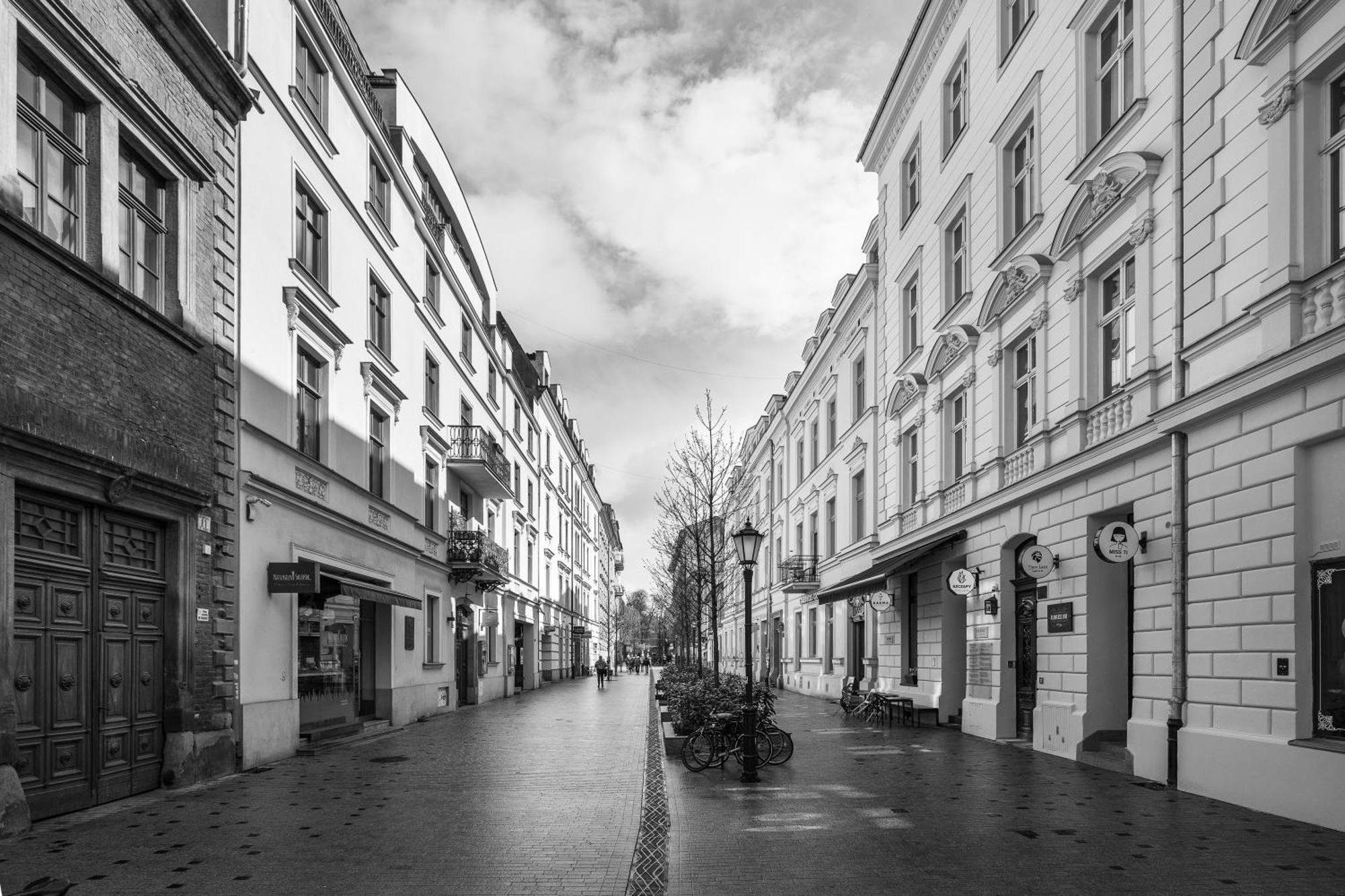 Krupnicza Modern Old Town Apartments - By Upstairs Krakow Luaran gambar