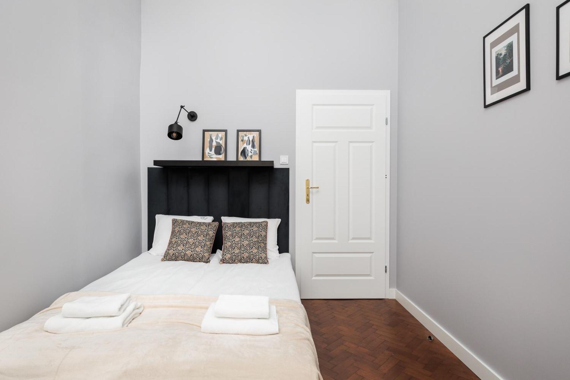 Krupnicza Modern Old Town Apartments - By Upstairs Krakow Luaran gambar