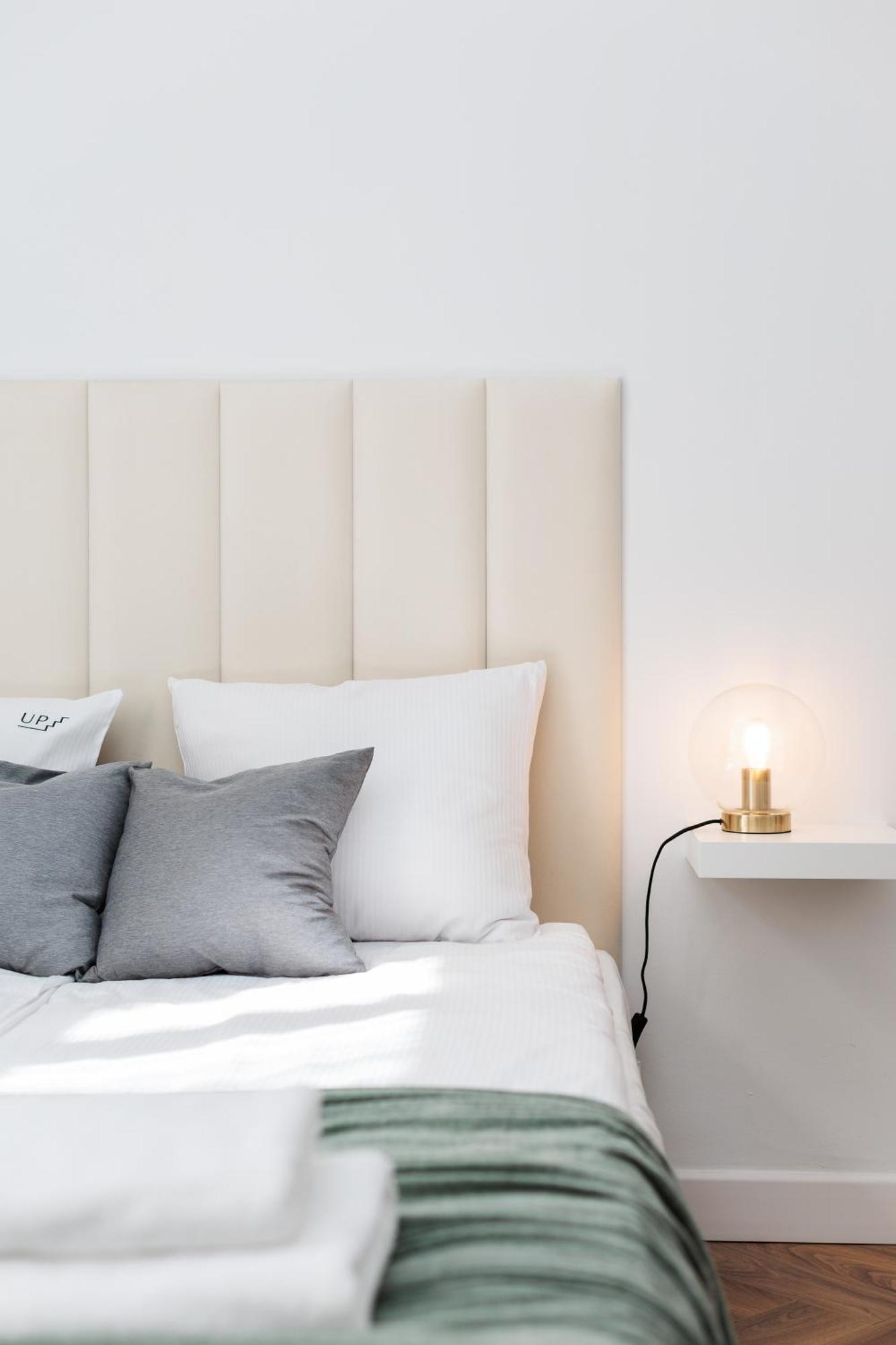 Krupnicza Modern Old Town Apartments - By Upstairs Krakow Luaran gambar