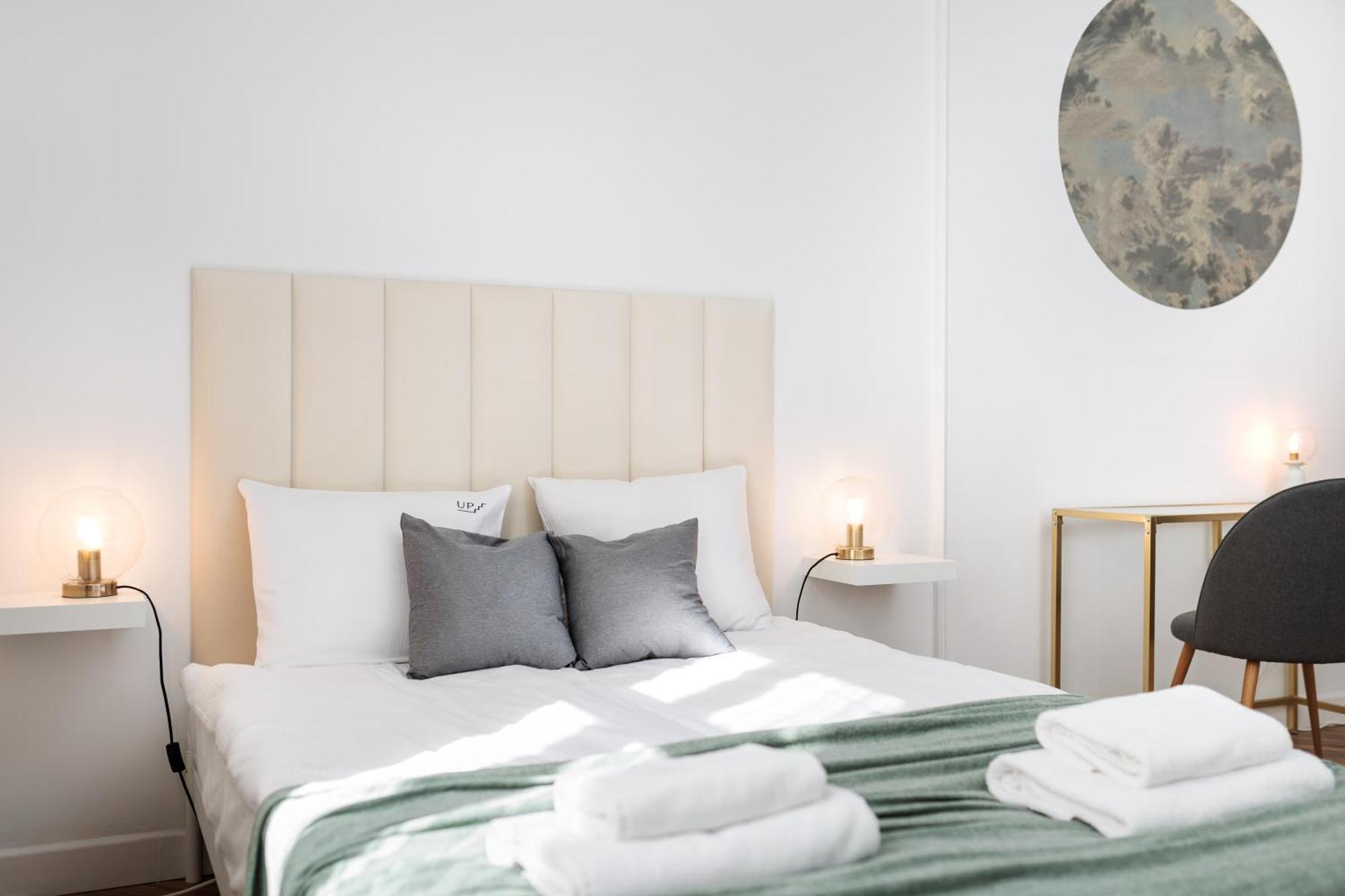 Krupnicza Modern Old Town Apartments - By Upstairs Krakow Luaran gambar
