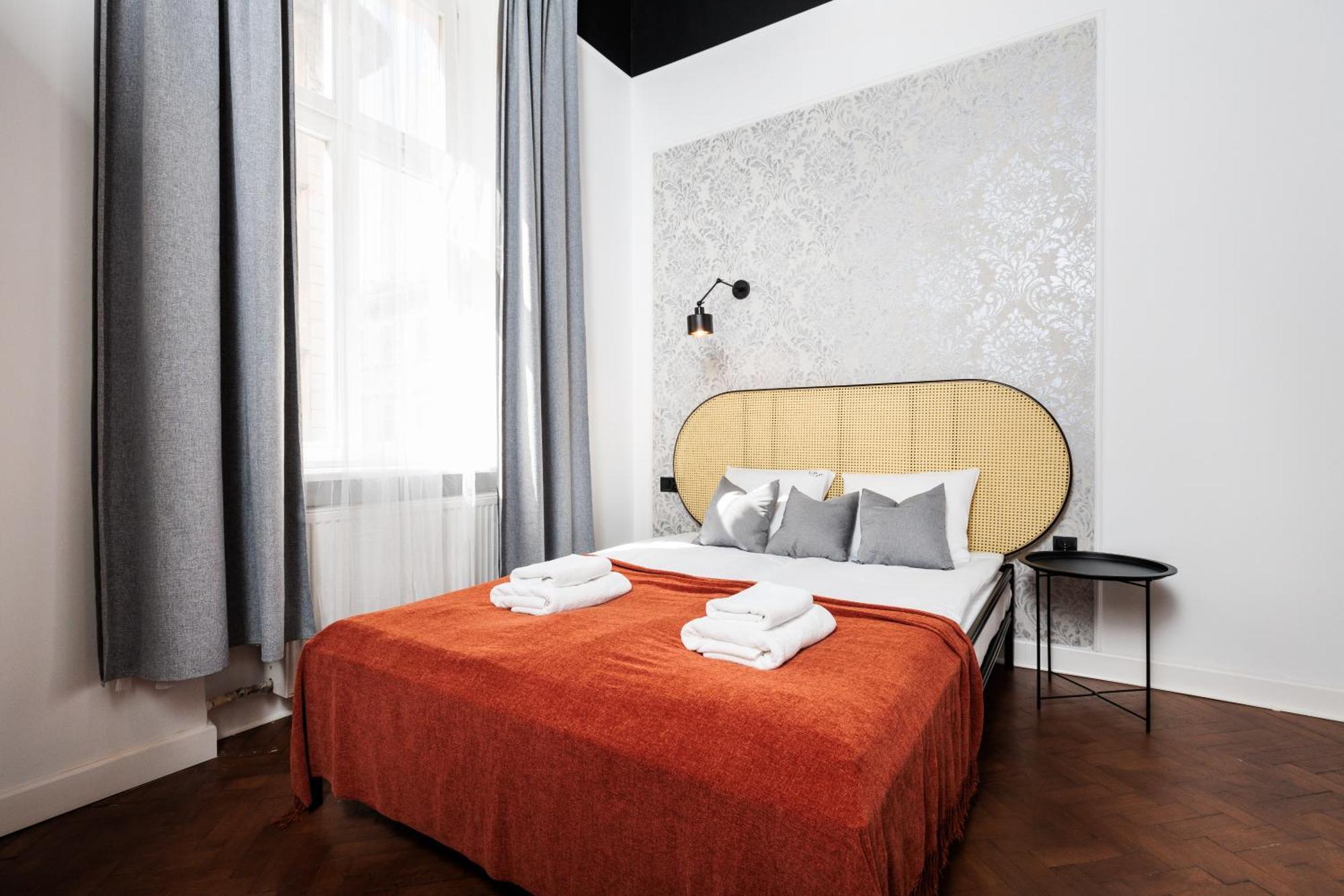 Krupnicza Modern Old Town Apartments - By Upstairs Krakow Luaran gambar